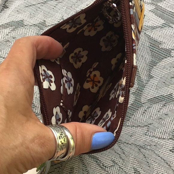 NWT Vera Bradley wristlet with metal ring holder - Picture 2 of 6